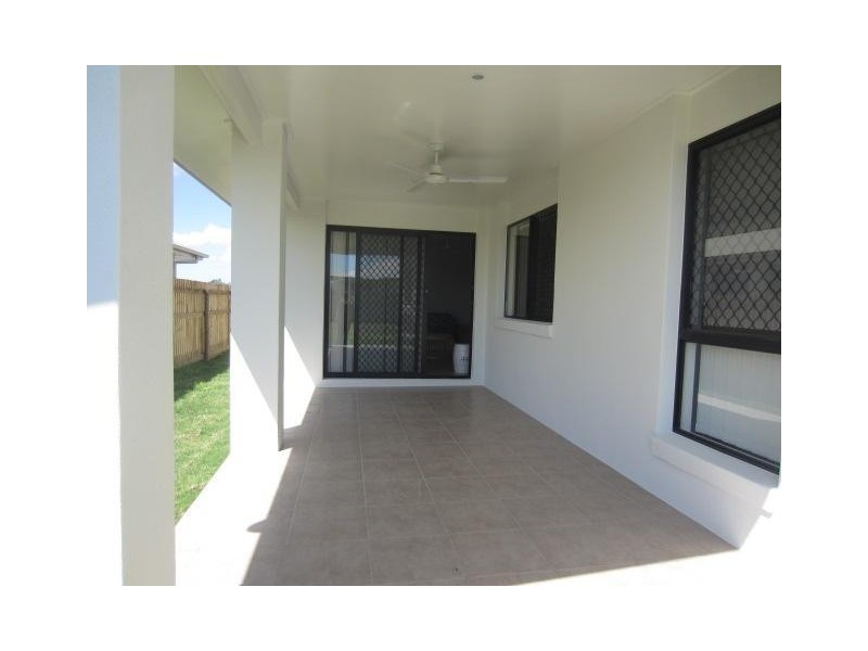 49 Orangeberry Circuit, Mount Low QLD 4818