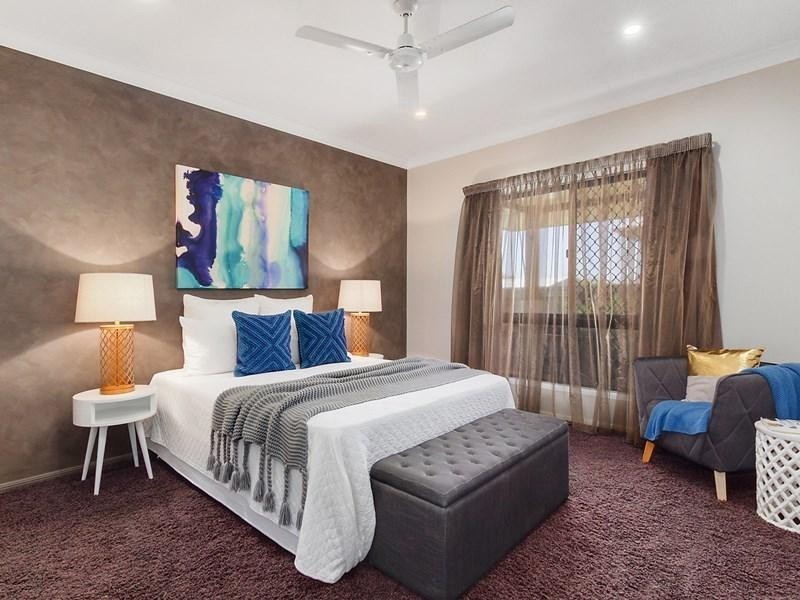 24 Ningaloo Crescent, Burdell QLD 4818