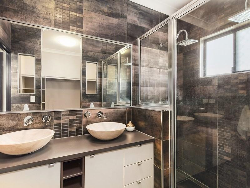 24 Ningaloo Crescent, Burdell QLD 4818