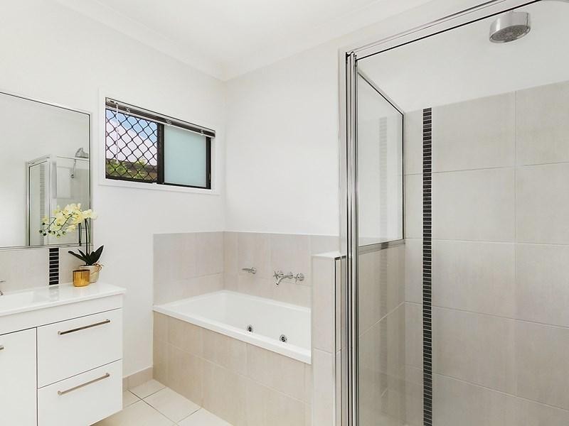 24 Ningaloo Crescent, Burdell QLD 4818