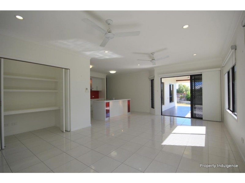 24  Ningaloo Crescent, Burdell QLD 4818