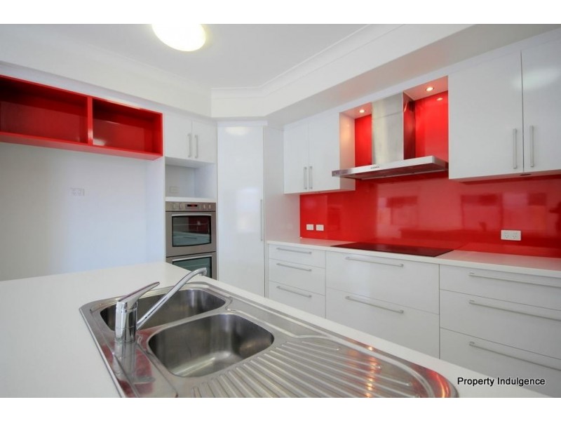 24  Ningaloo Crescent, Burdell QLD 4818