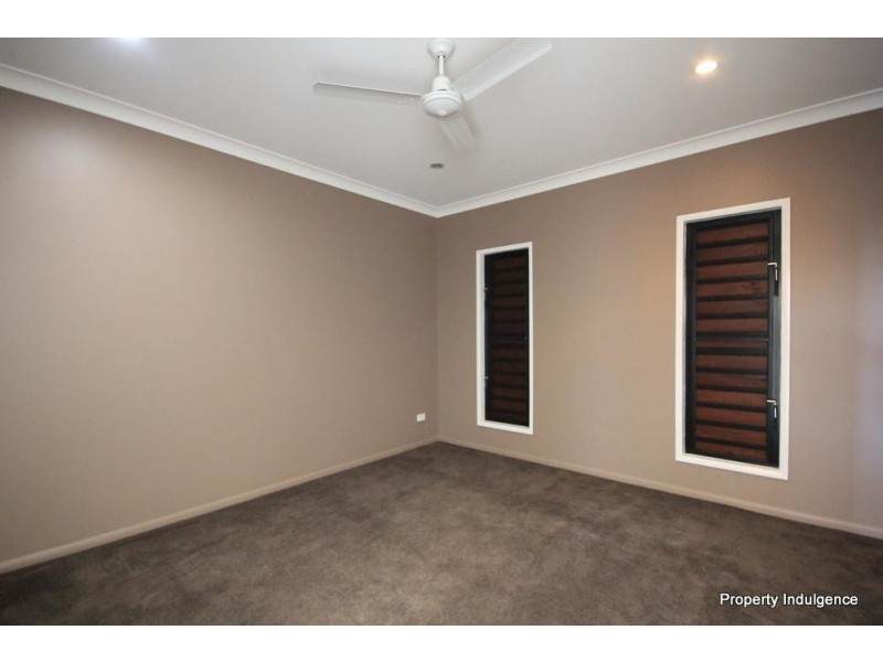 24  Ningaloo Crescent, Burdell QLD 4818