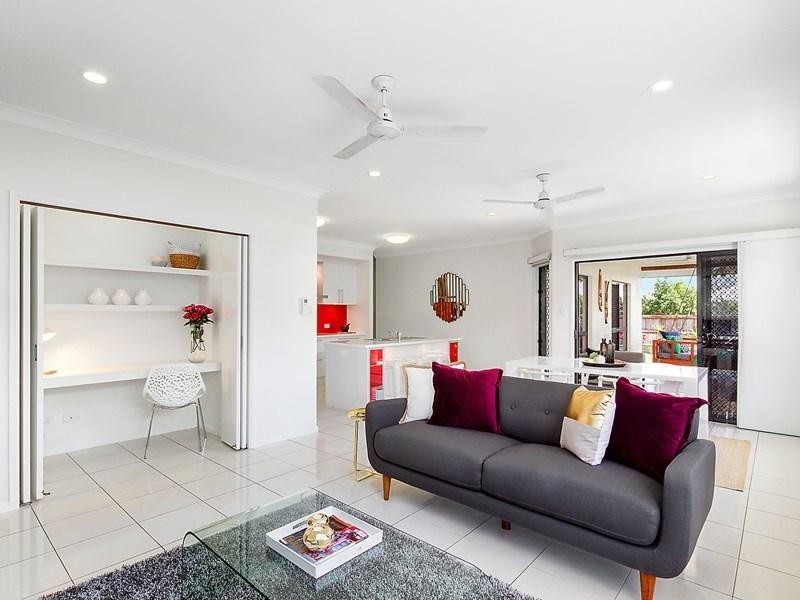 24  Ningaloo Crescent, Burdell QLD 4818