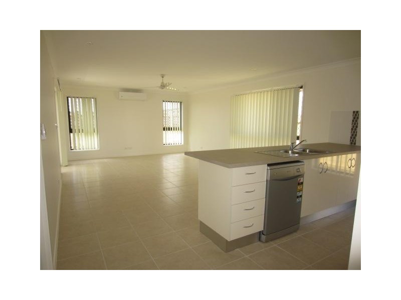 26 Orangeberry Circuit, Mount Low QLD 4818