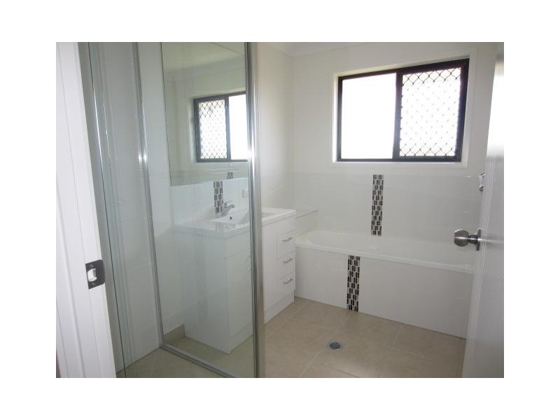 26 Orangeberry Circuit, Mount Low QLD 4818