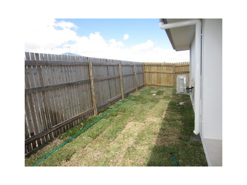 26 Orangeberry Circuit, Mount Low QLD 4818