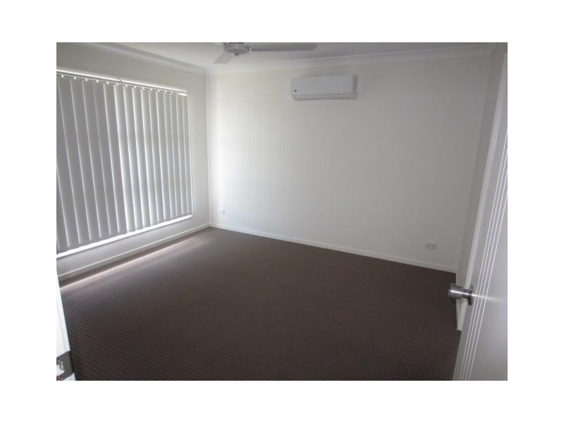 27 Orangeberry Circuit, Mount Low QLD 4818