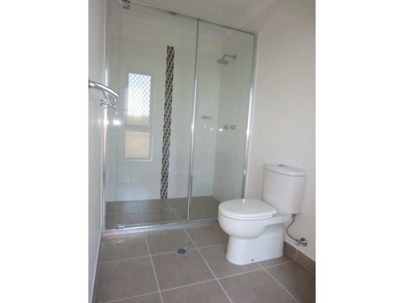 25 Orangeberry Circuit, Mount Low QLD 4818