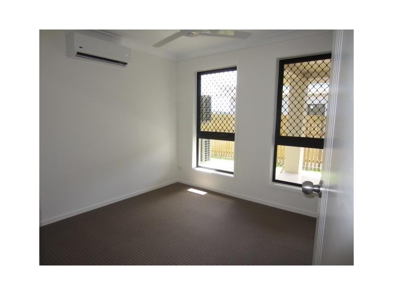 25 Orangeberry Circuit, Mount Low QLD 4818