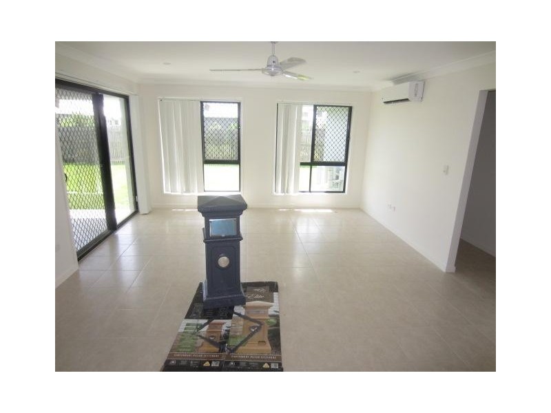 40 Epping Way, Mount Low QLD 4818