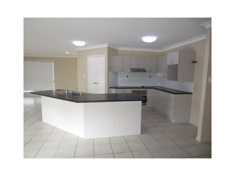 10  Armistice Street, Burdell QLD 4818