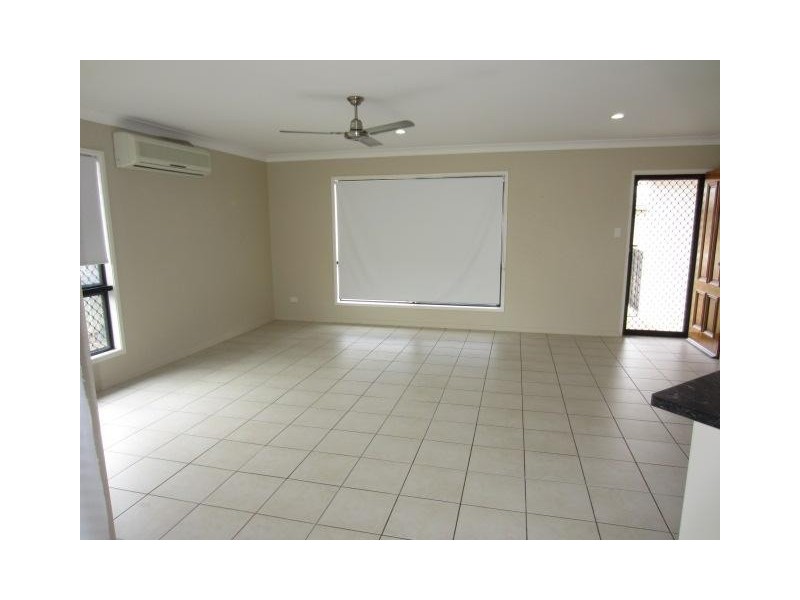 10  Armistice Street, Burdell QLD 4818