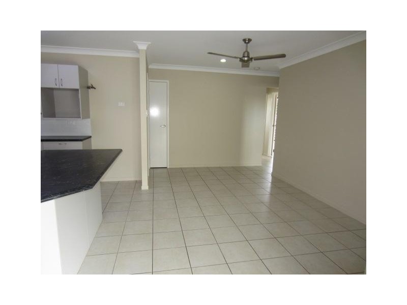 10  Armistice Street, Burdell QLD 4818