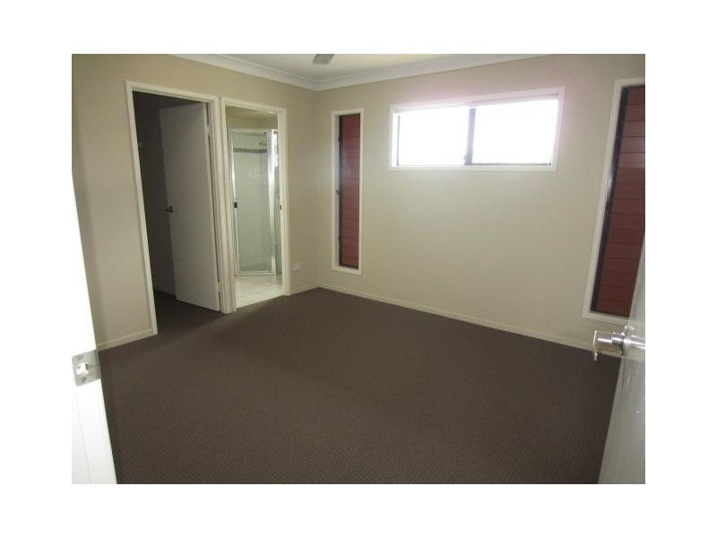 10  Armistice Street, Burdell QLD 4818