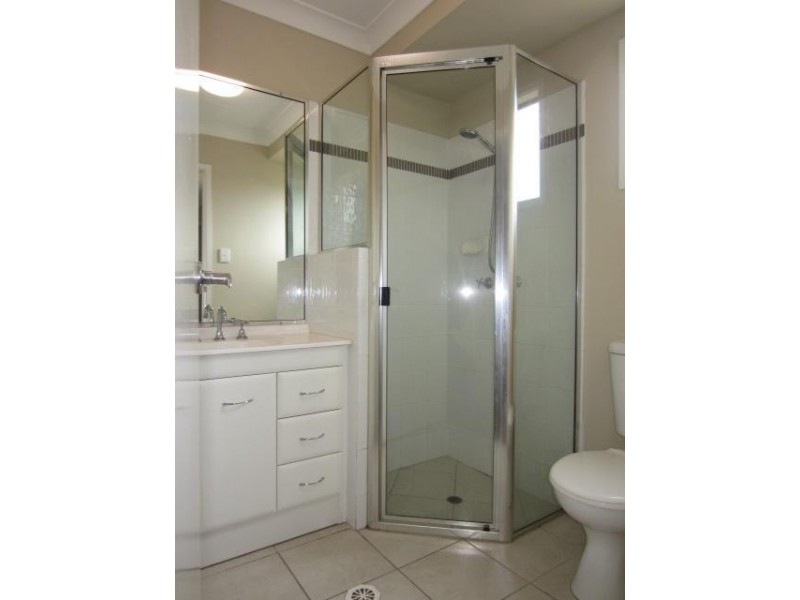 10  Armistice Street, Burdell QLD 4818