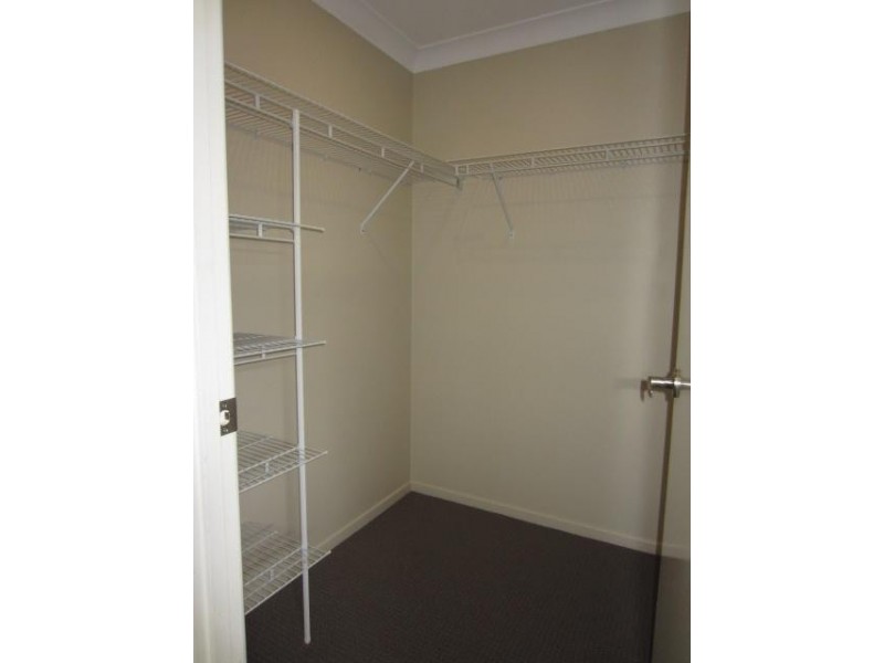 10  Armistice Street, Burdell QLD 4818