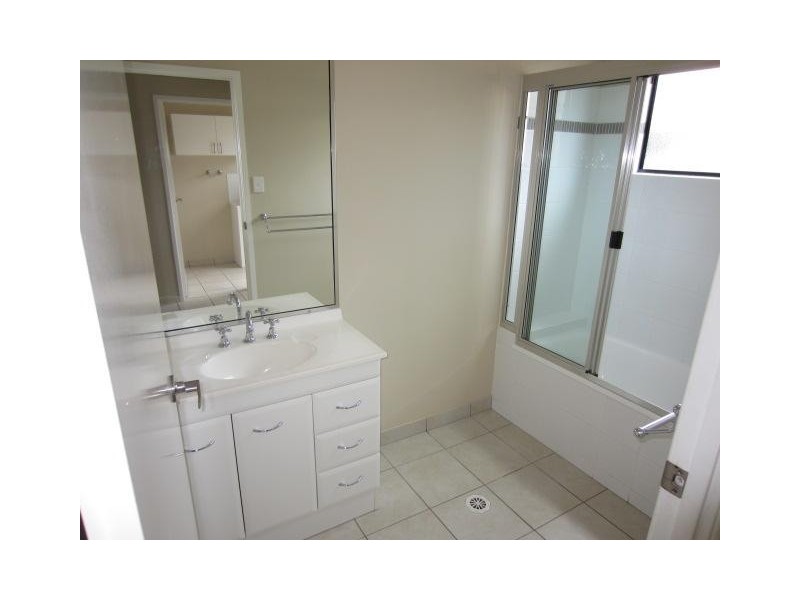 10  Armistice Street, Burdell QLD 4818