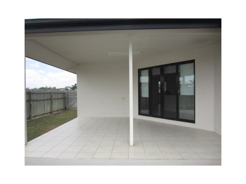 10  Armistice Street, Burdell QLD 4818