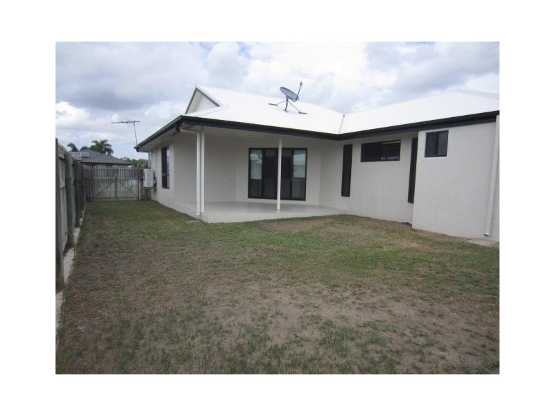 10  Armistice Street, Burdell QLD 4818