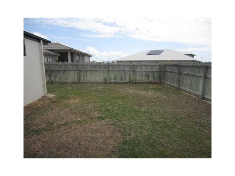 10  Armistice Street, Burdell QLD 4818