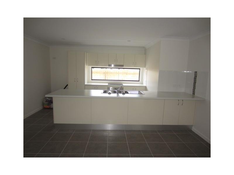 32  Orangeberry Circuit, Mount Low QLD 4818