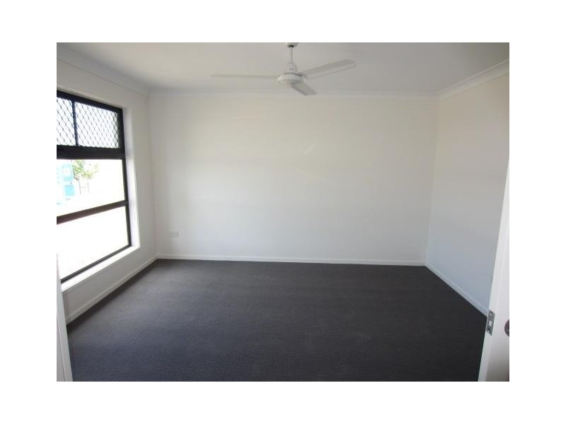 32  Orangeberry Circuit, Mount Low QLD 4818