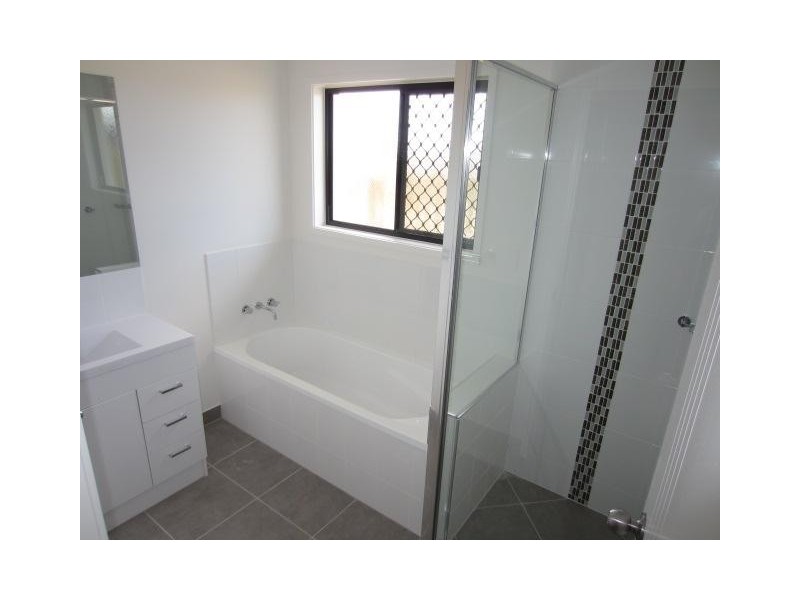 32  Orangeberry Circuit, Mount Low QLD 4818