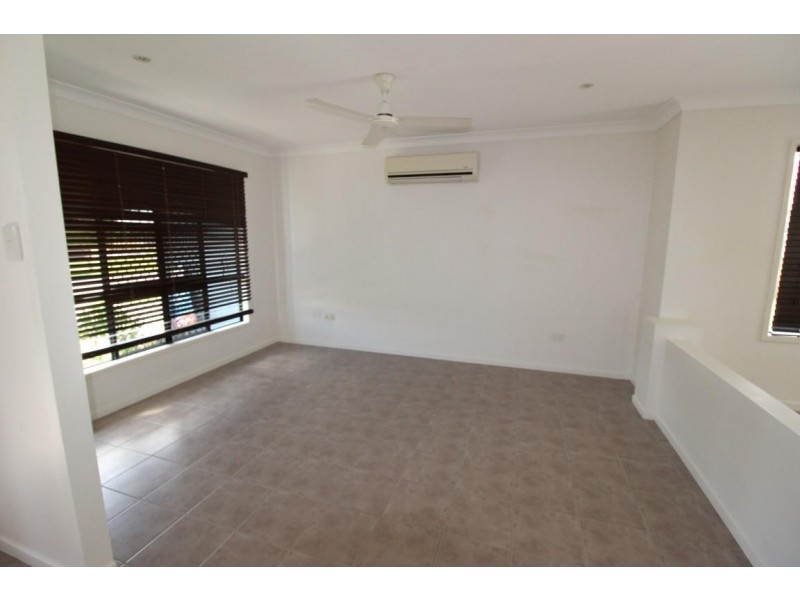 3 Limerick Way, Mount Low QLD 4818