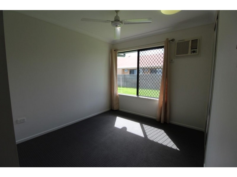 3 Limerick Way, Mount Low QLD 4818