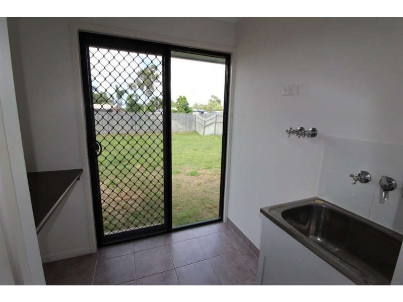 3 Limerick Way, Mount Low QLD 4818