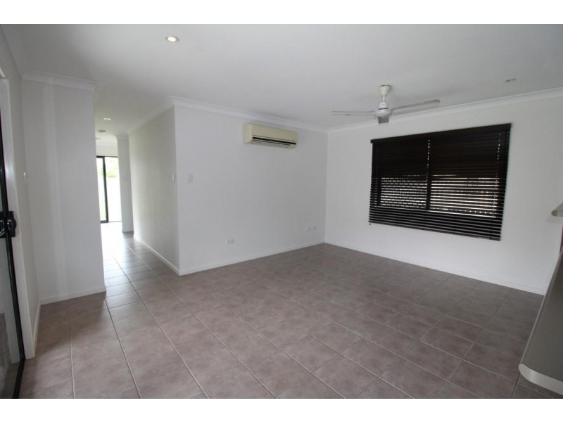 3 Limerick Way, Mount Low QLD 4818