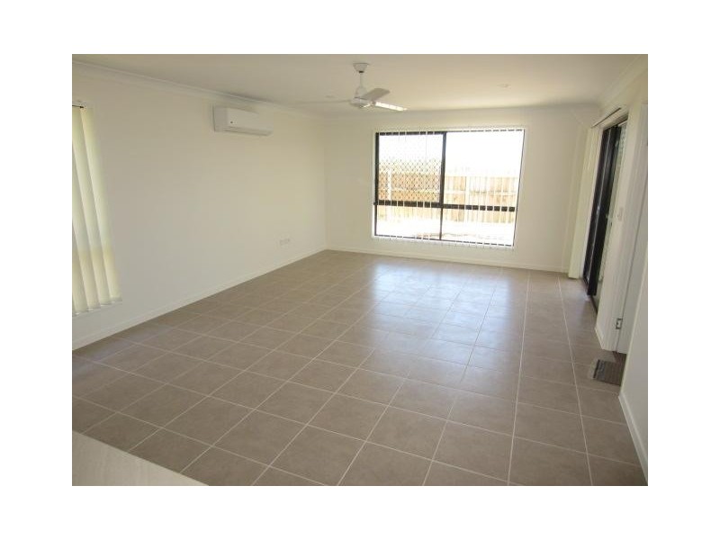 29 Orangeberry Circuit, Mount Low QLD 4818