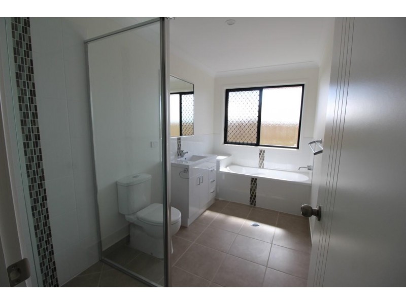 29 Orangeberry Circuit, Mount Low QLD 4818