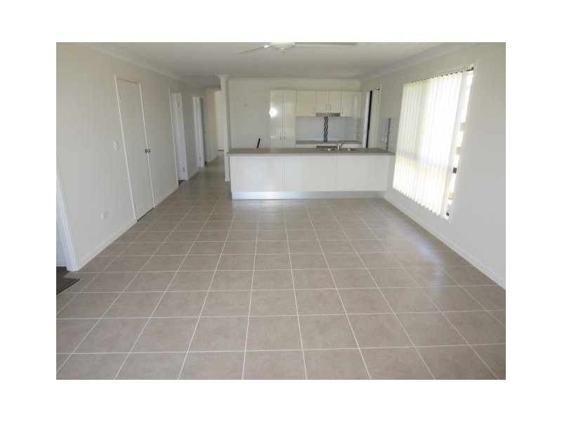 29 Orangeberry Circuit, Mount Low QLD 4818