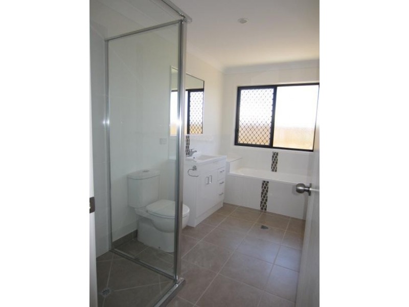 29 Orangeberry Circuit, Mount Low QLD 4818