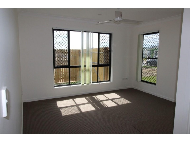 29 Orangeberry Circuit, Mount Low QLD 4818