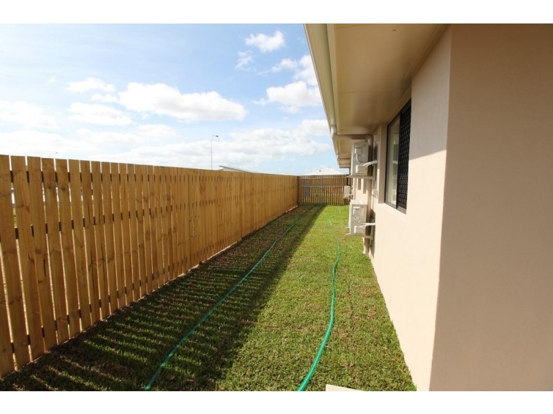 29 Orangeberry Circuit, Mount Low QLD 4818