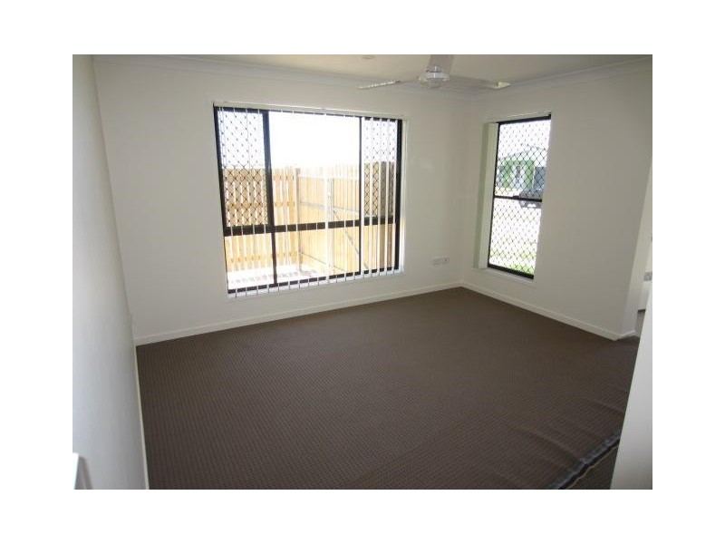 29 Orangeberry Circuit, Mount Low QLD 4818