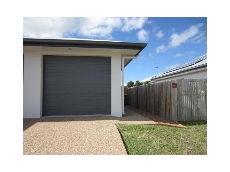 2/7  Friday Avenue, Burdell QLD 4818