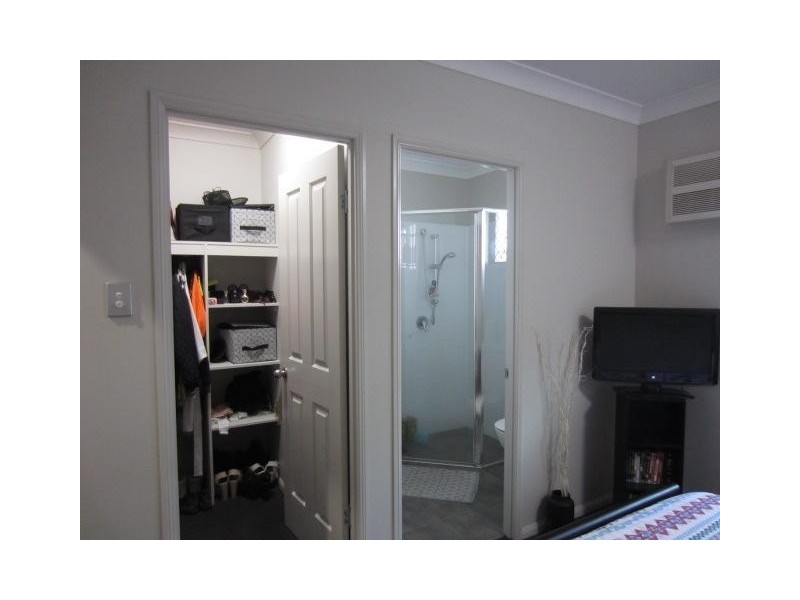 2/7  Friday Avenue, Burdell QLD 4818