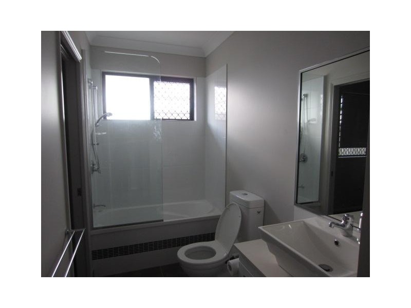 2/7  Friday Avenue, Burdell QLD 4818