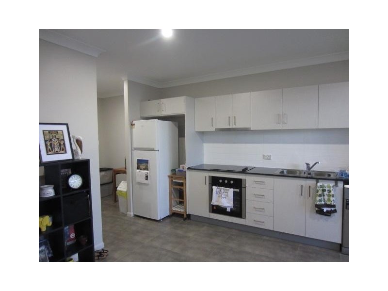 2/7  Friday Avenue, Burdell QLD 4818