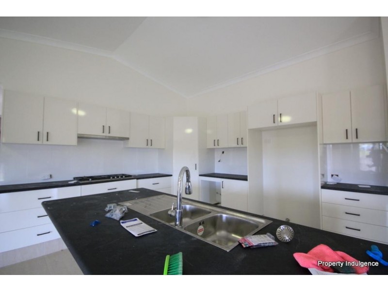 24  Brenton Circuit, Deeragun QLD 4818