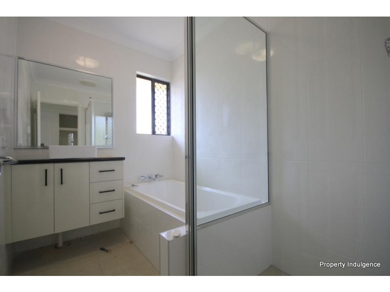 24  Brenton Circuit, Deeragun QLD 4818