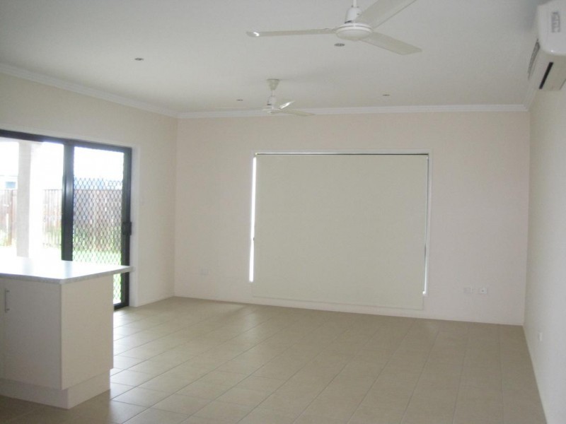 4 Dungarra Place, Bushland Beach QLD 4818