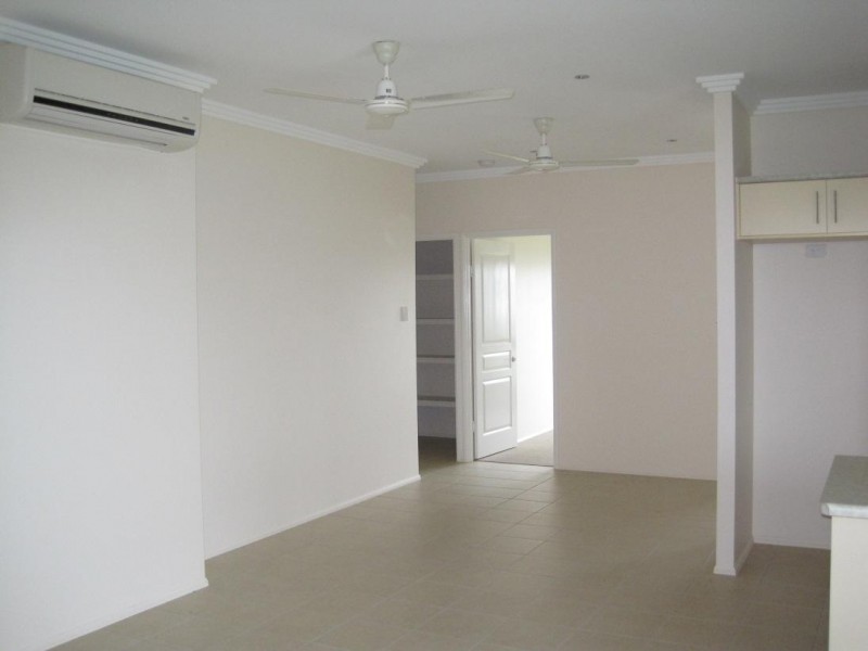 4 Dungarra Place, Bushland Beach QLD 4818