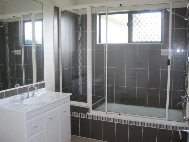 4 Dungarra Place, Bushland Beach QLD 4818