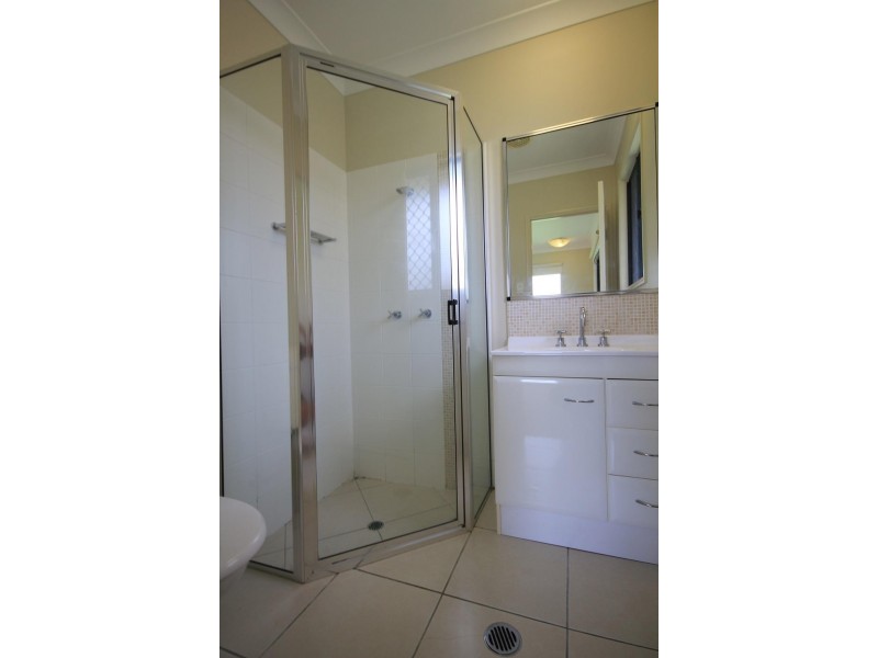 11 Bronte Court, Bushland Beach QLD 4818