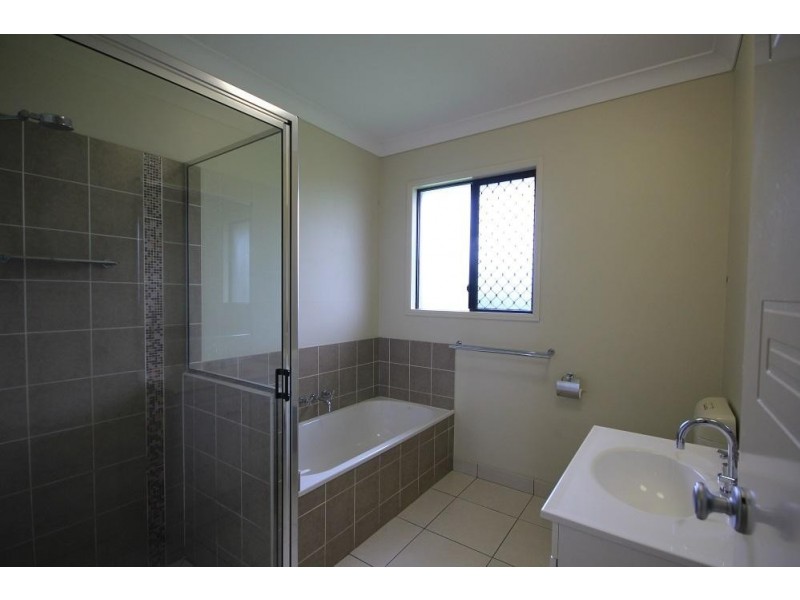 11 Bronte Court, Bushland Beach QLD 4818